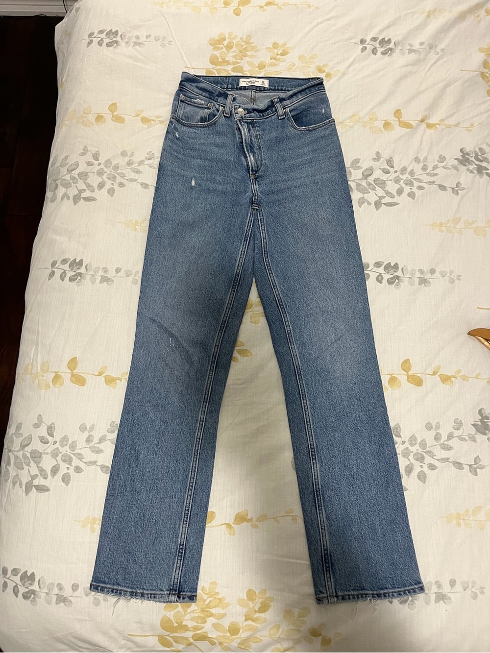 Abercrombie ultra high rise 90s straight jean